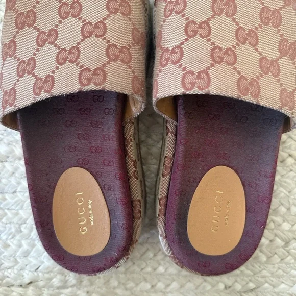 Gucci Women's Slide Sandals - Picture 6 of 6
